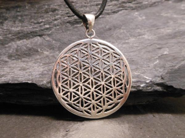 Pendant flower of life