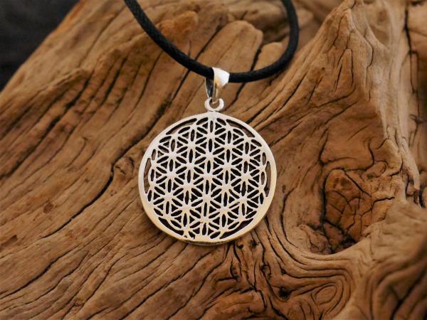 Pendant flower of life