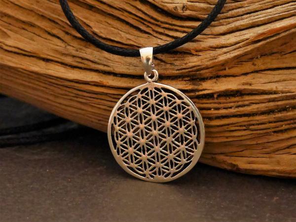 Pendant flower of life